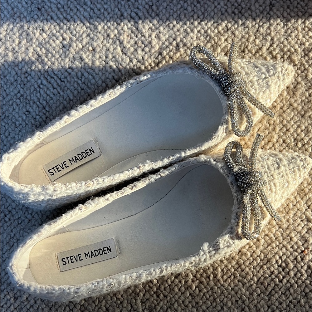 Steve Madden Cream Flats with Silver Bow